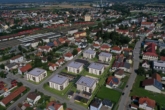 Drohnenansicht_1 - Sonnige 3-Zimmerwohnung mit Loggia im Goldsteig Quartiert Plattling