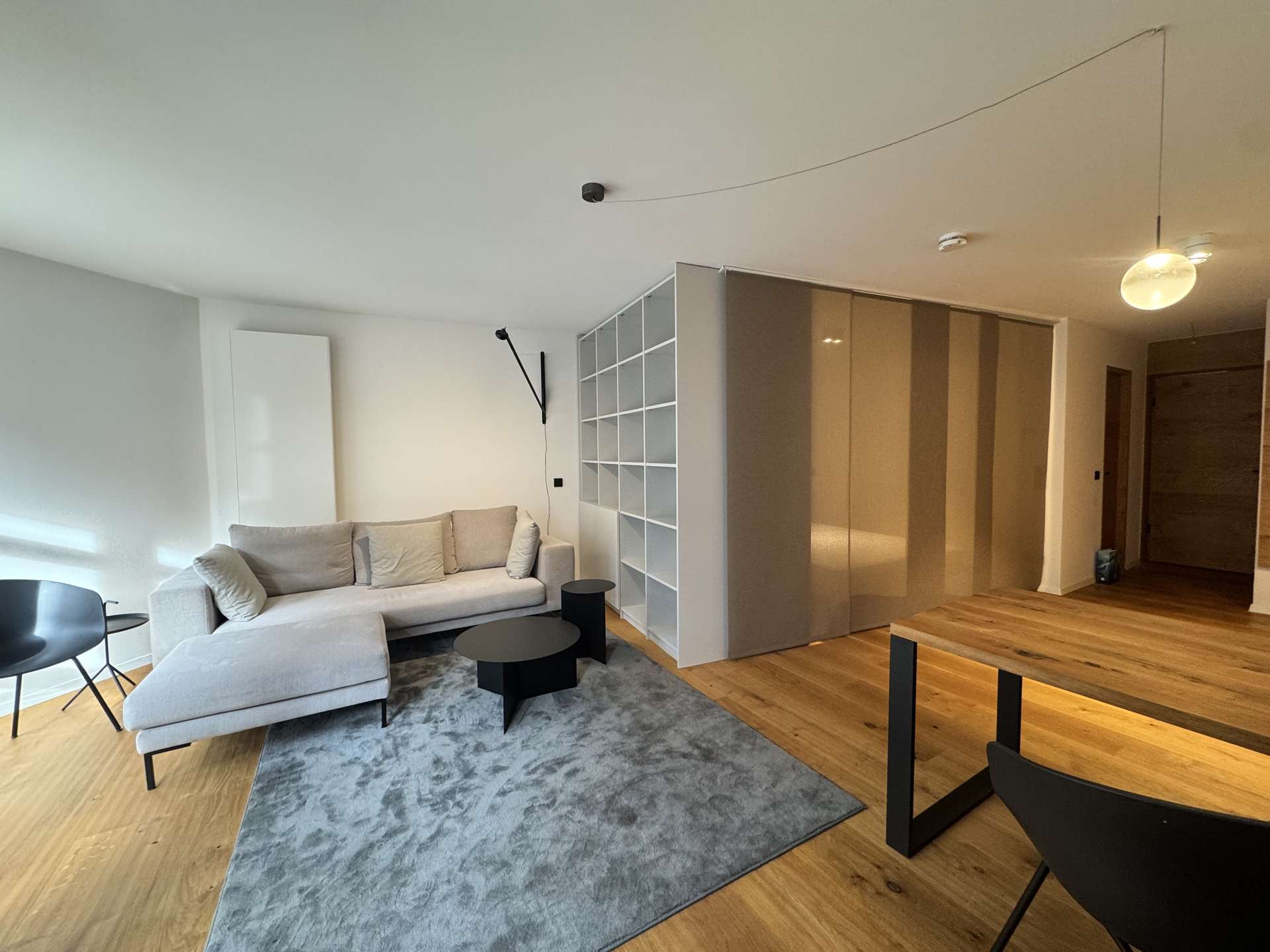 Wohnzimmer - 1-Zimmer-EG-Wohnung mit Terrasse in zentraler Lage von München