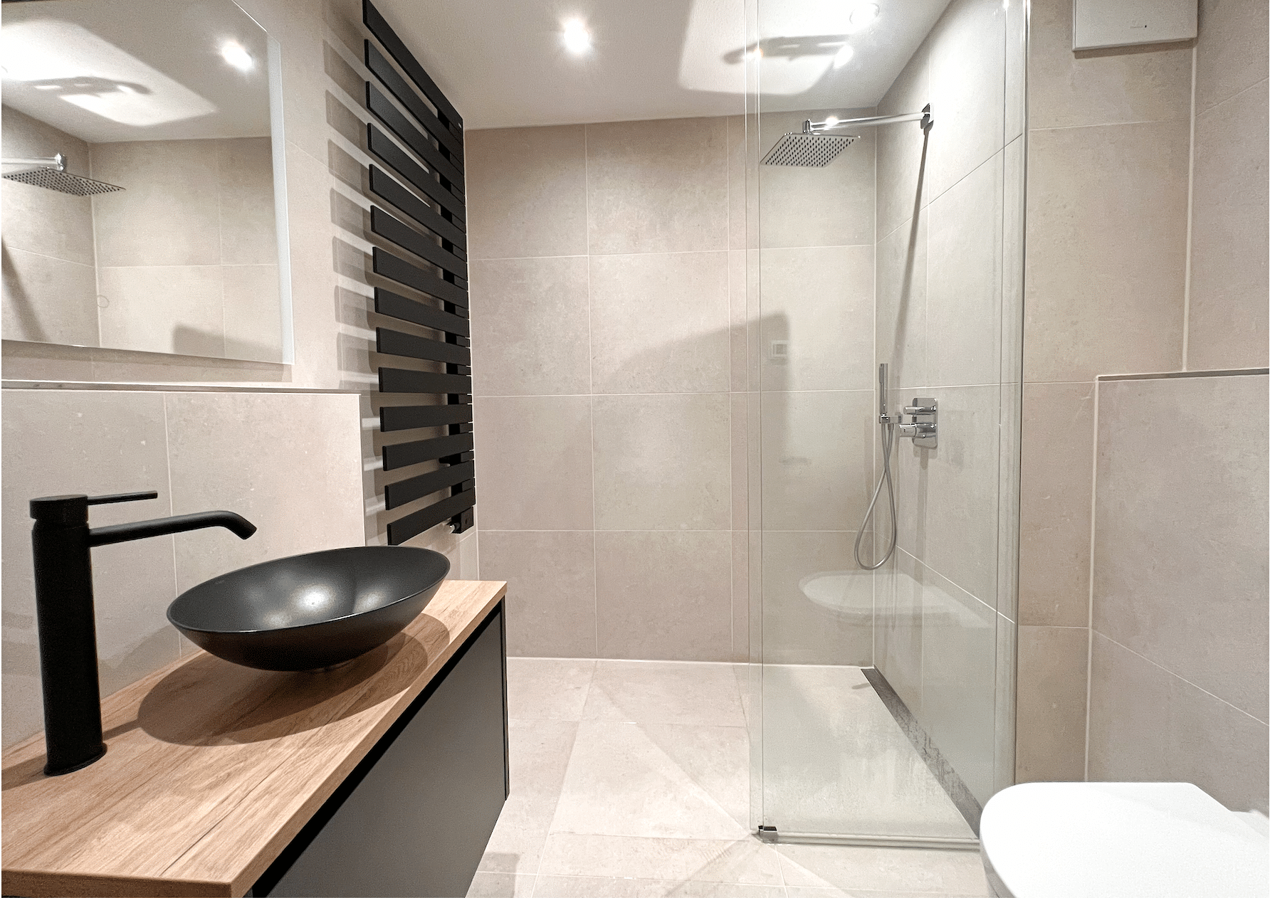 Bad - 1-Zimmer-EG-Wohnung mit Terrasse in zentraler Lage von München