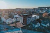 Drohnenansicht 2 - Neubau 3-Zimmerwohnung mit Loggia in Deggendorf