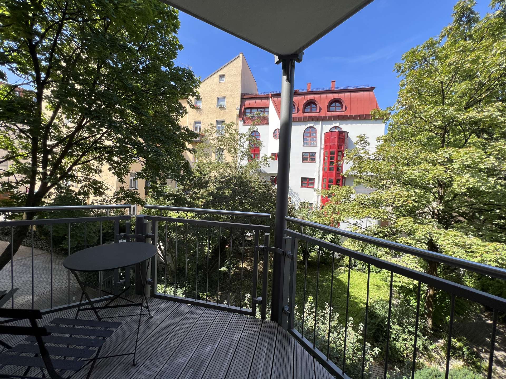 Balkon - Wohnen in Bestlage: Möbliertes Apartment in der Parkstraße