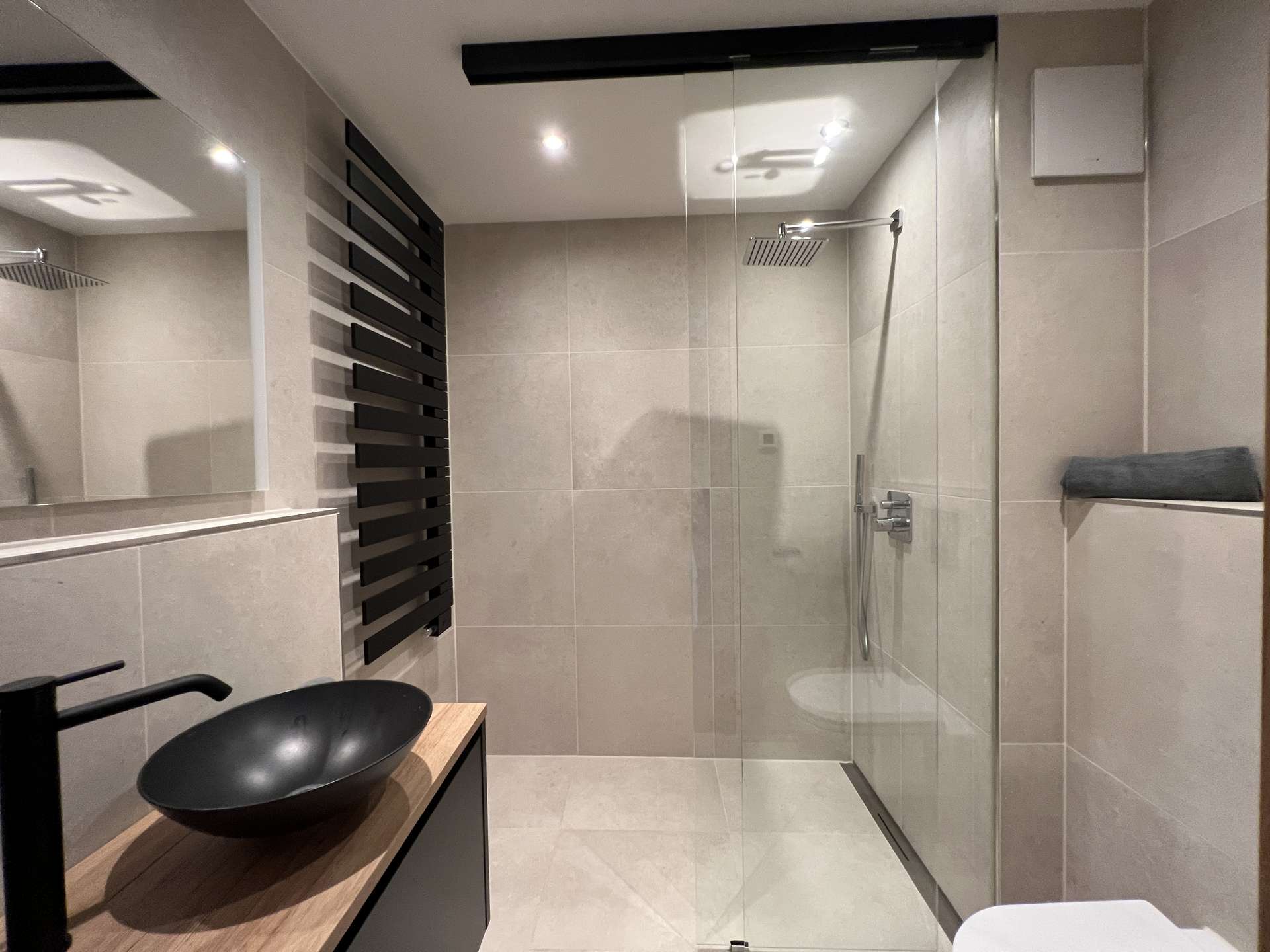 Badezimmer - Wohnen in Bestlage: Möbliertes Apartment in der Parkstraße