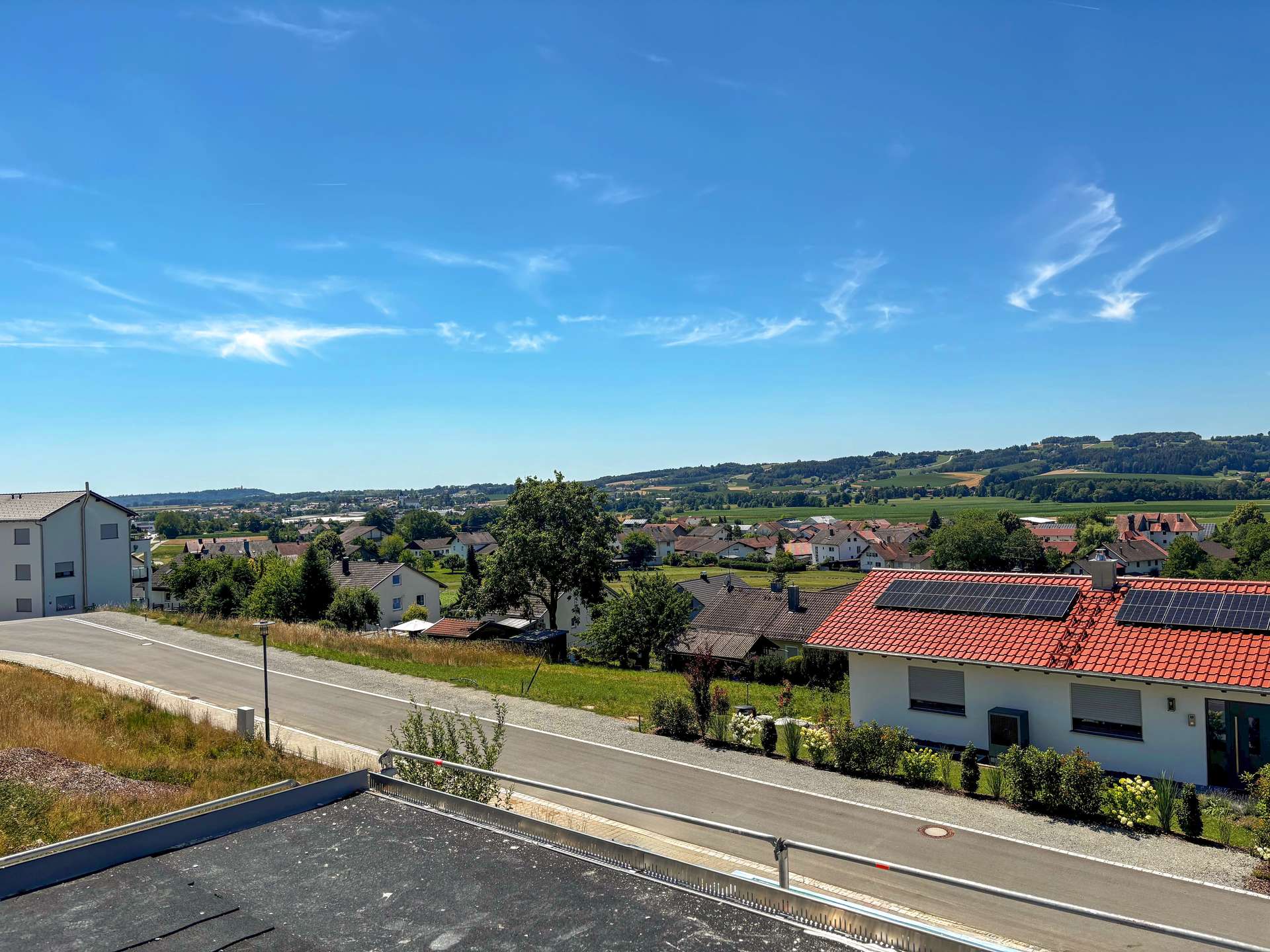 Außenansicht - Sonnige DHH in Hunderdorf mit Traumblick
