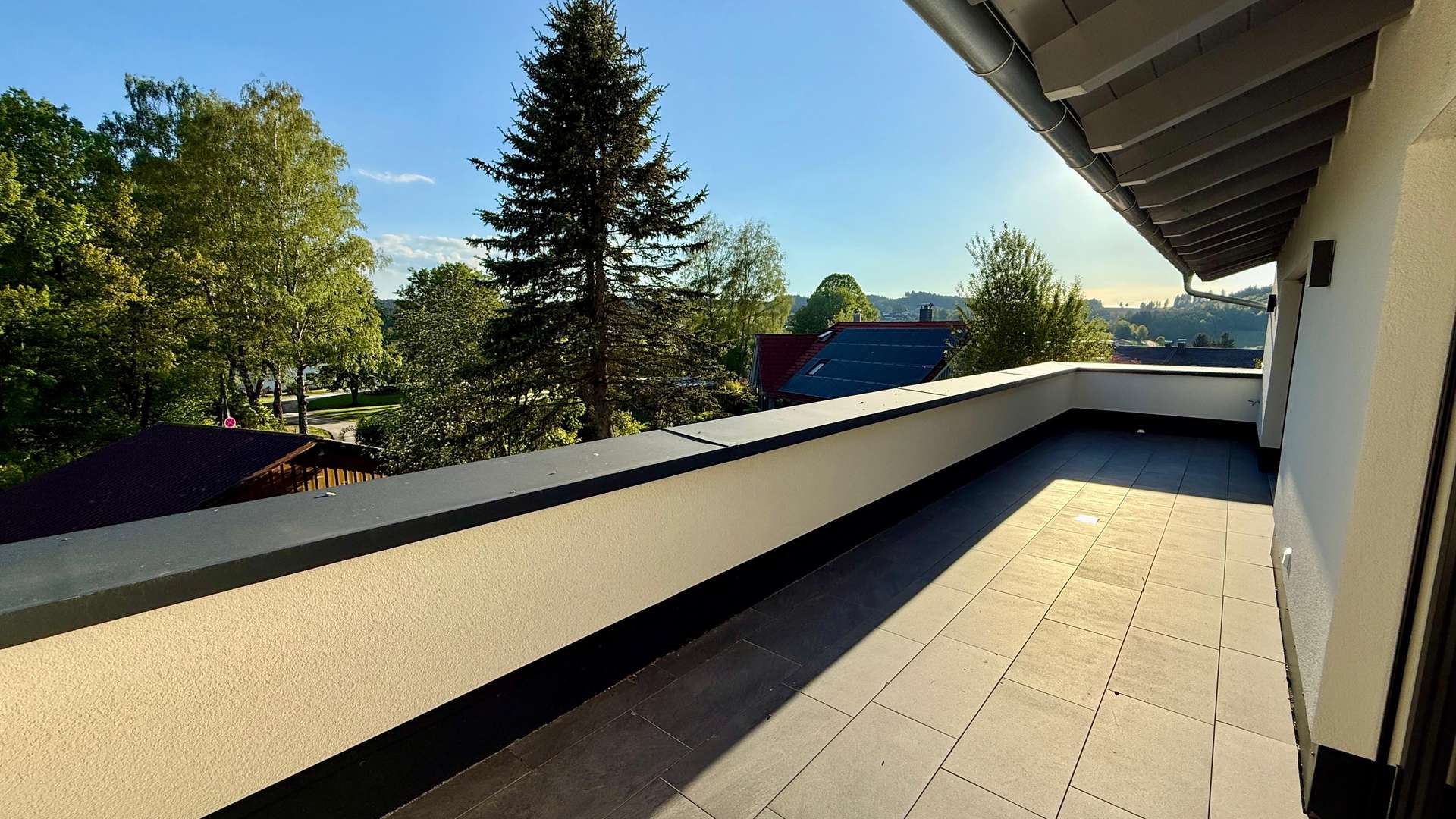 Dachterrasse - Teilmöblierte 3-Zimmer-Penthouse-Wohnung in Rinchnach