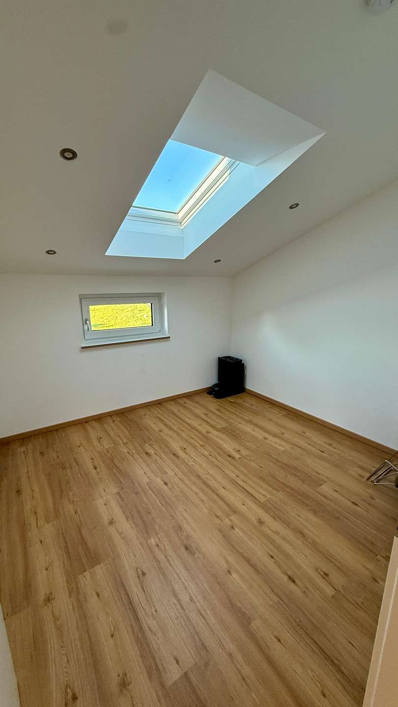 Büro - Teilmöblierte 3-Zimmer-Penthouse-Wohnung in Rinchnach