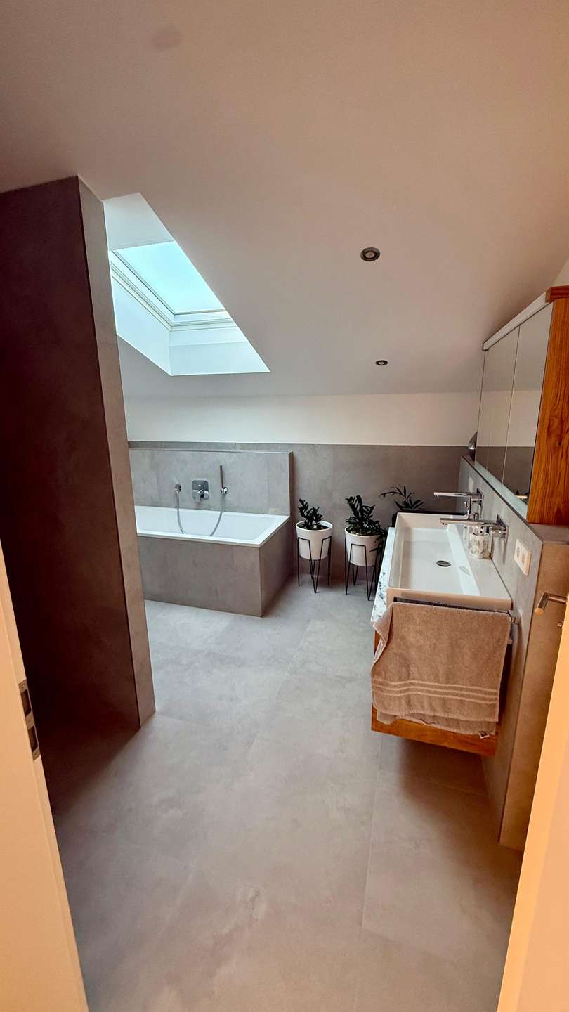 Badezimmer - Teilmöblierte 3-Zimmer-Penthouse-Wohnung in Rinchnach