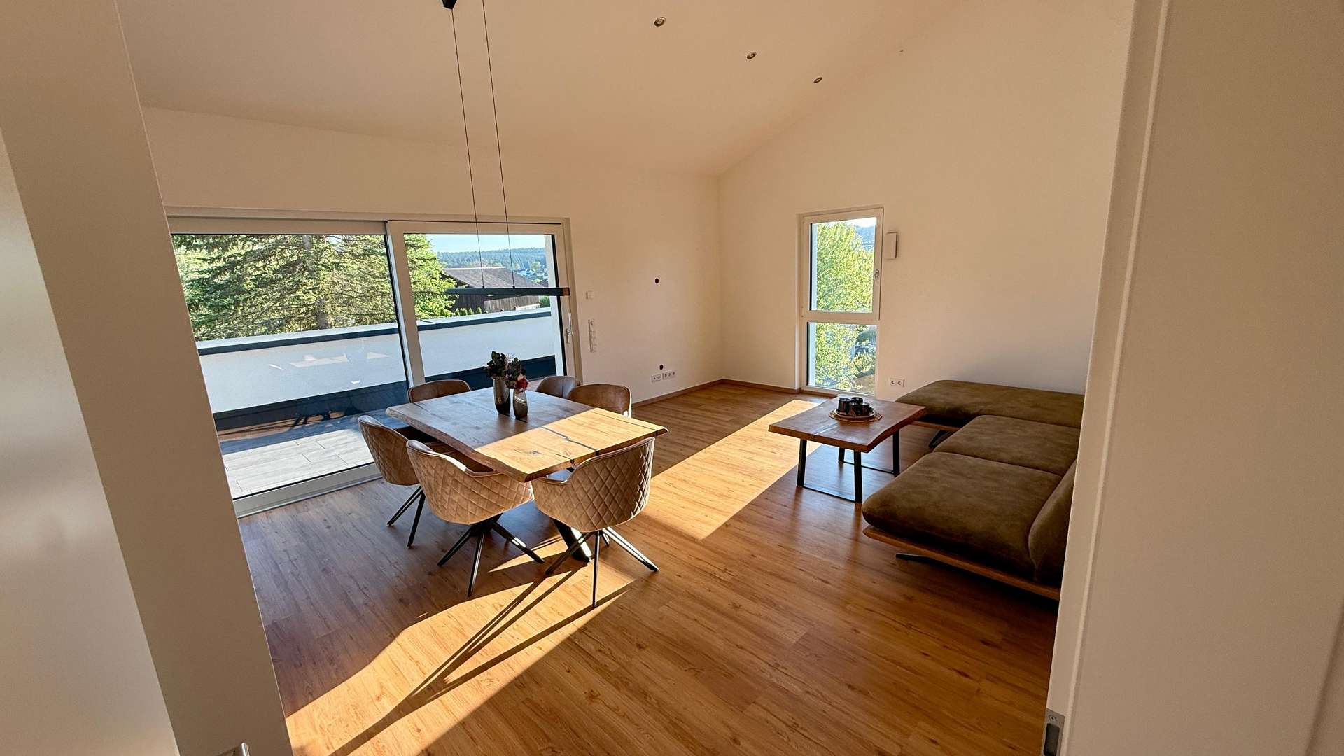 Wohnen-Essen - Teilmöblierte 3-Zimmer-Penthouse-Wohnung in Rinchnach