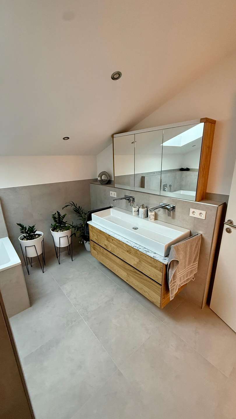 Badezimmer - Teilmöblierte 3-Zimmer-Penthouse-Wohnung in Rinchnach