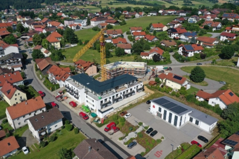 Sonnen im eigenen Garten. Traumhafte Eckwohnung mit Süd-West-Terrasse, 94239 Ruhmannsfelden, Wohnung